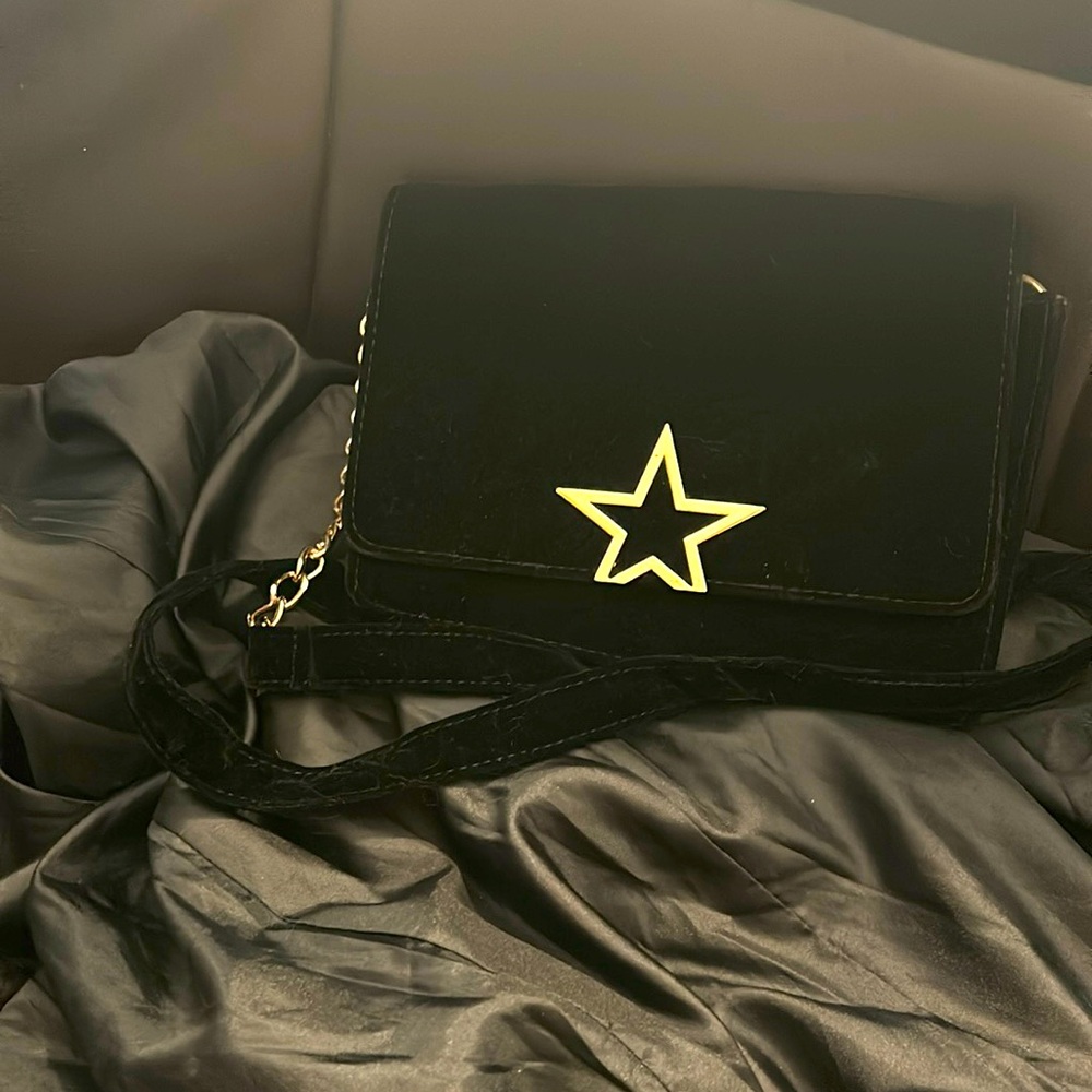 Atmosphere black velvet handbag